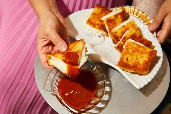 Fried mozzarella “carrozza” with curry napoli.