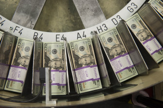 加密貨幣有助於削弱美元的力量。