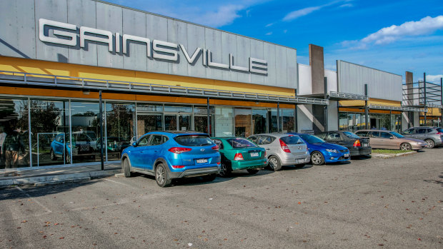 A Hong Kong investor has snapped up a showroom at 187 Settlement Road, Thomastown, leased to furniture retailer Gainsville for $7.8 million.
