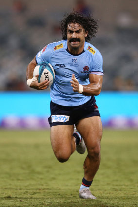 Charlie Gamble runs the ball against the Brumbies.