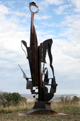 Leo Loomans, <i>Icarus Rising</i>, in Sculpture by the Sea 2018.