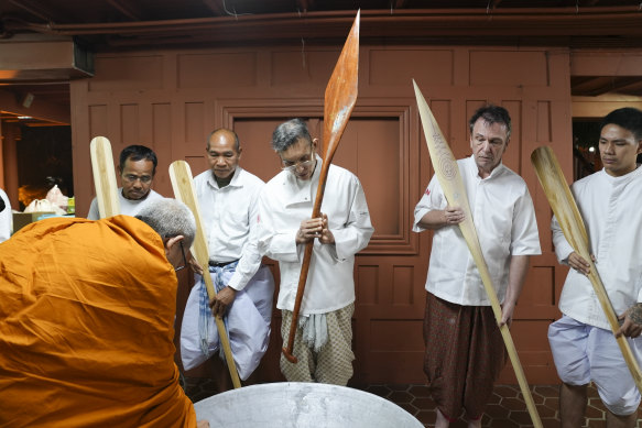 David Thompson (second from right) and partner Tanongsak Yordwai to his left, at the wai khru ceremony.