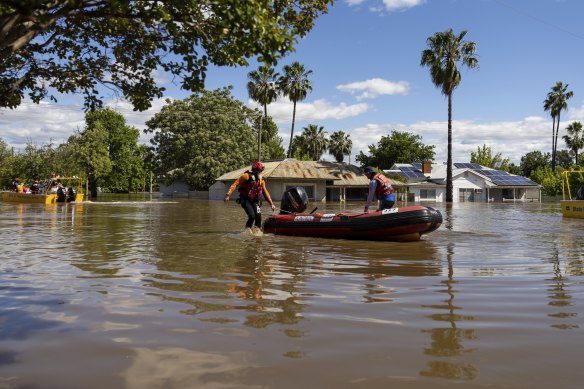 The Central West town of Forbes has been under major flooding conditions this week, with waters just starting to recede.