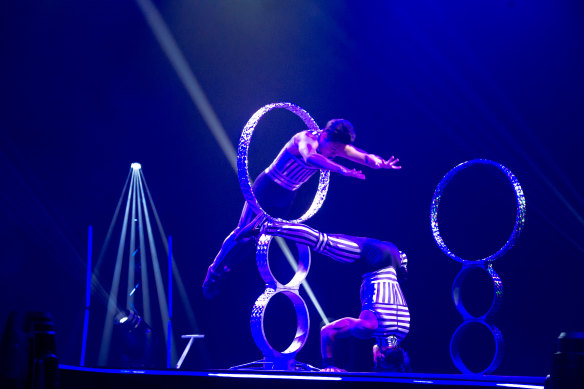 These acrobats will leave you seeing stars. 