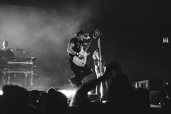 Keith Urban’s touch on guitar is playful and technically masterful. 