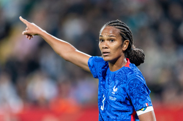 French national team captain Wendie Renard may not feature at the World Cup - unless their coach resigns.
