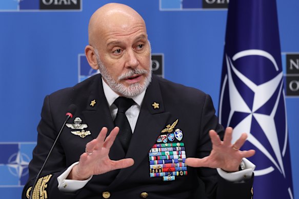 O presidente do comité militar da NATO, almirante Giuseppe Cavo Dragone.
