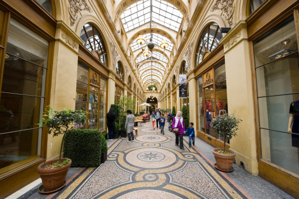 Shop ’til you drop … Galerie Vivienne.