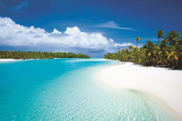 True blues: gradient of blues on Aitutaki, Cook Islands.