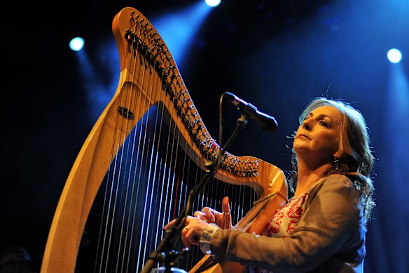 A Moya Brennan se le atribuye en gran medida el mérito de llevar la música celta a las masas.