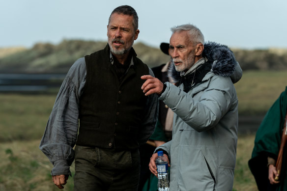 Lee Tamahori on the set of The Convert with leading man Guy Pearce.