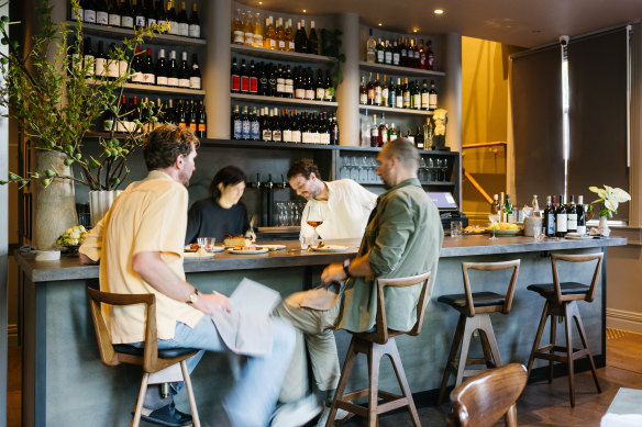 Suze is designed for quick, casual visits.