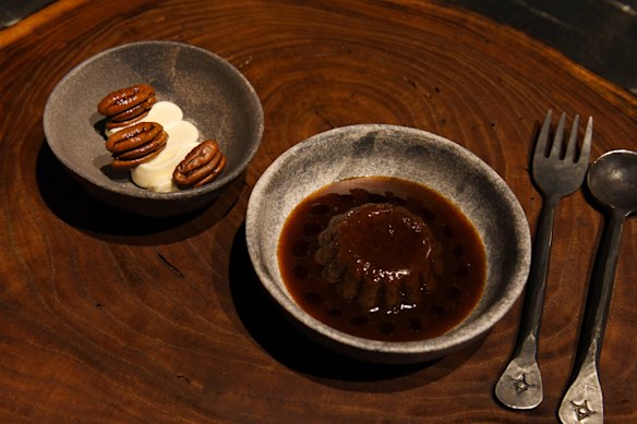 Black fig pudding with smoked sour cream.