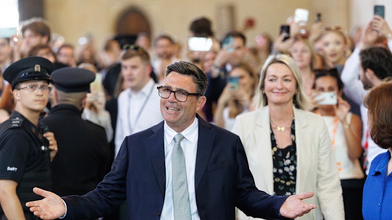 Burnham gets hero's welcome after Starmer quits