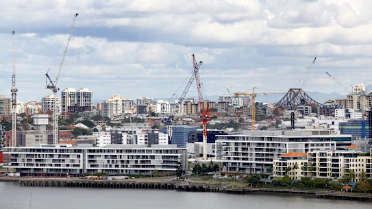 University students switch share houses for luxury apartments