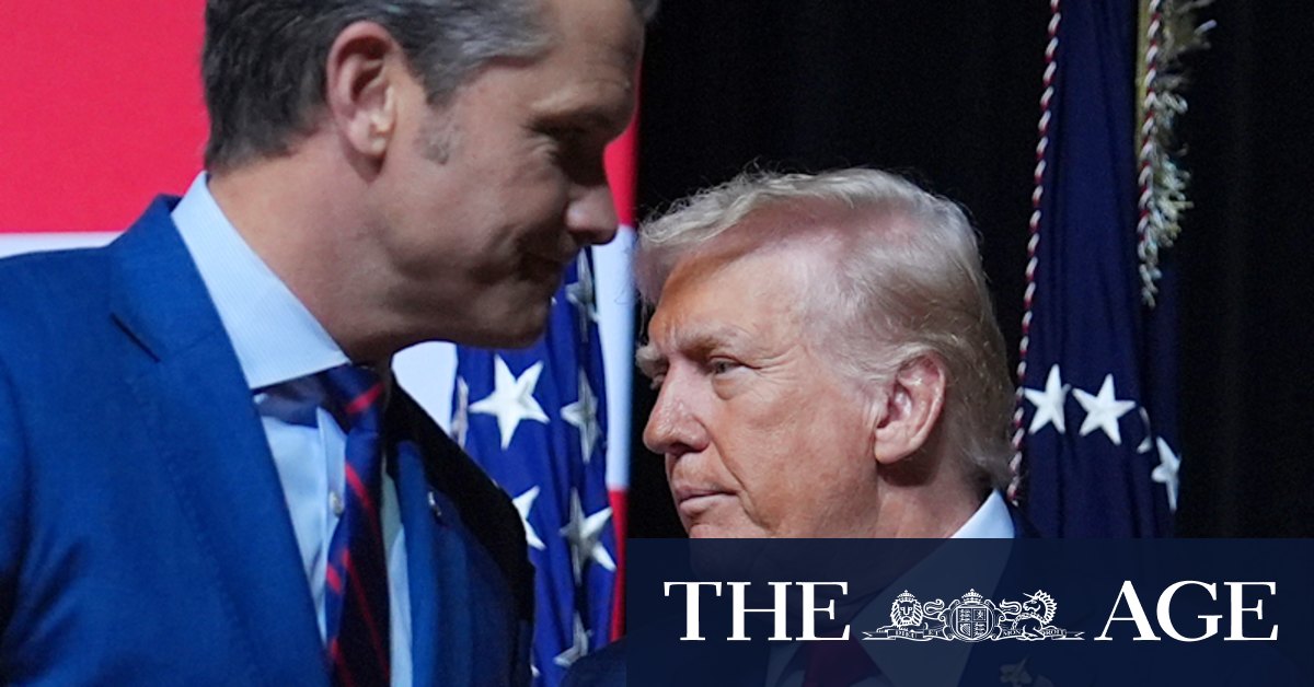 Trump und Hegseth verurteilen in einer Ansprache vor ausdruckslosen ...