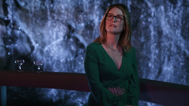 Julianne Moore is captivating as a woman trying to find herself in Gloria Bell. 
