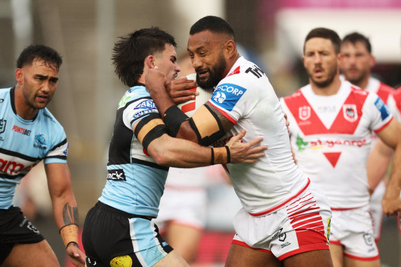 Dragons prop Francis Molo.