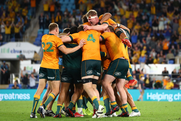The Wallabies celebrate beating South Africa in 2021.
