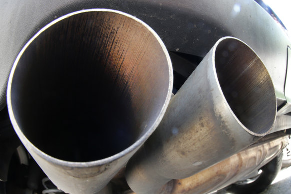 Australia has formally updated its Paris commitments, leaving the option open to more ambitious emissions cuts in the future.