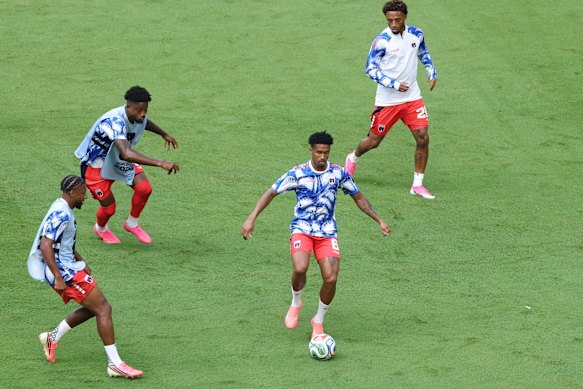 Cape Verde turn their legs over.