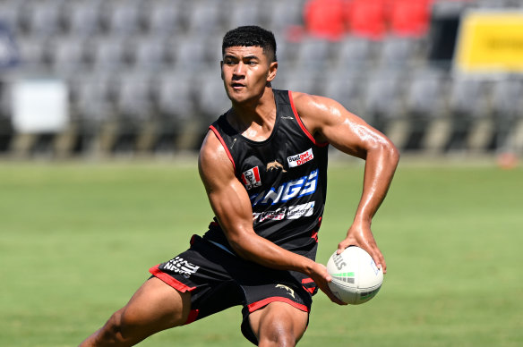 Isaiya Katoa has replaced Sean O’Sullivan at halfback.