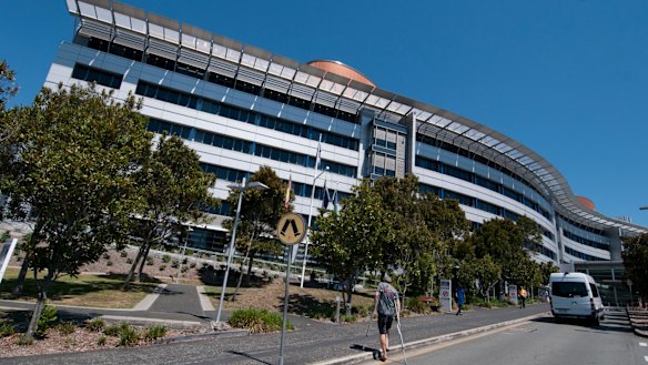 Gold Coast man receives 3D-printed shinbone in world-first surgery