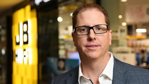 Chief executive Richard Murray said JB Hi-Fi was willing to sacrifice profit margin to maintain and grow market share. 
