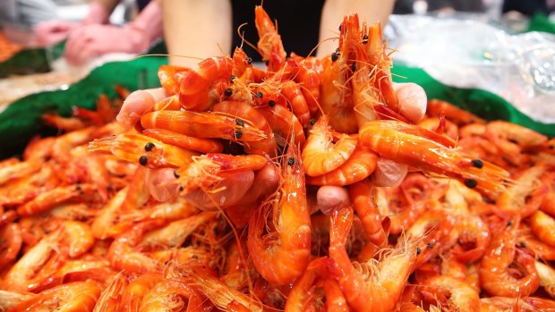 An animal activist group has started a petition calling on prawn farmers to stop cutting off the eyes of female prawns.