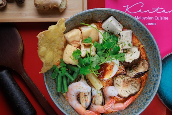 Kantan's curry laksa with seafood toppings.