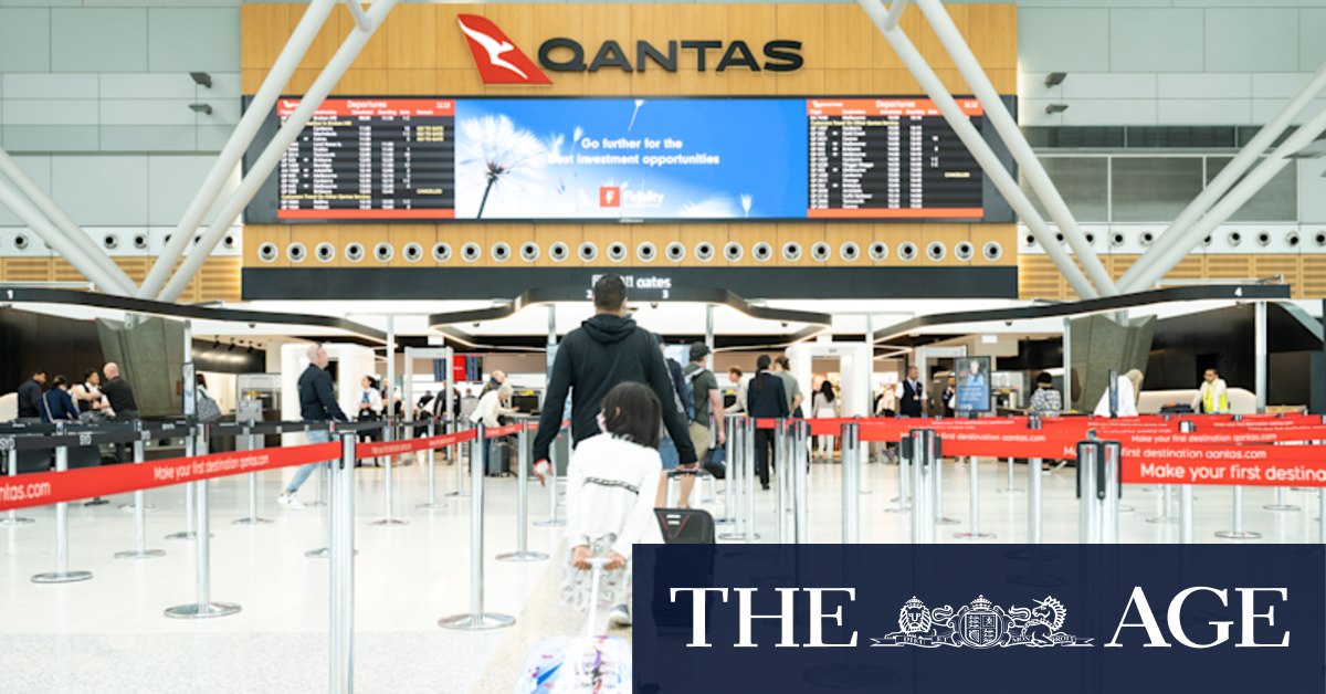Qantas reinstates vegetarian option on short flights following backlash - Vimarsana News