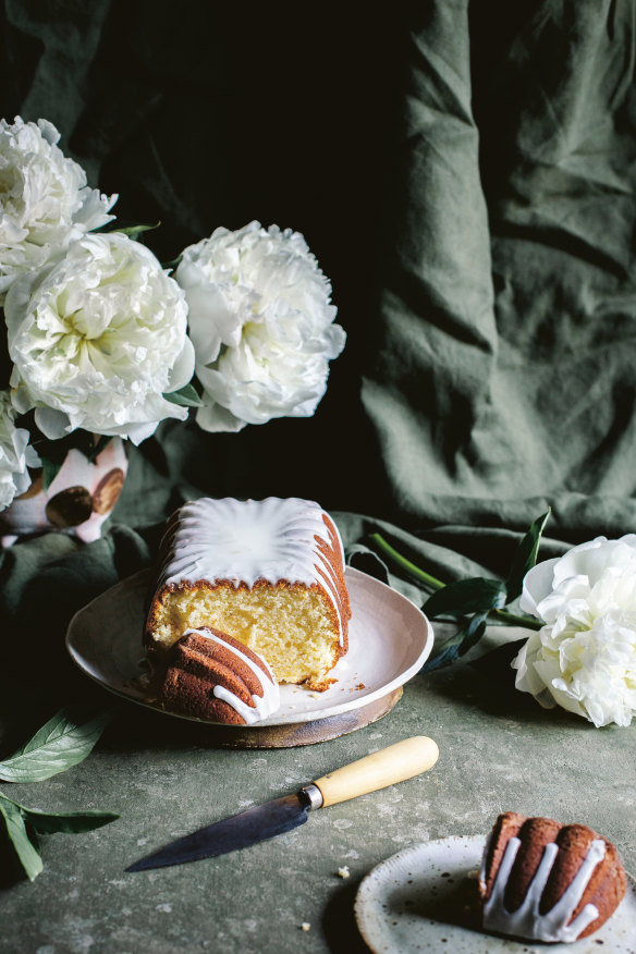 Weekday lemon cake.