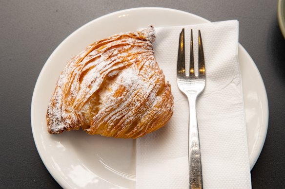 Sfogliatella.