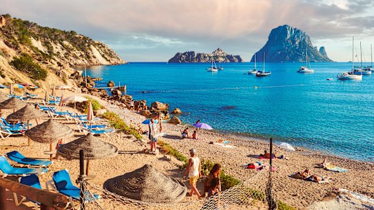 biza Island, SpainCala d'Hort beach
satjun29coverstory
SHUTTERSTOCK
TRAVELLER GLOSSY islands beaches cover story