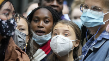 Expectations high: Climate activist Greta Thunberg demonstrates in front of the Standard and Chartered Bank during a climate protest in London, England ahead of COP26 in Britain.