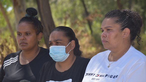 Gordon’s cousin, Lisa Duncan, mother, Narelle Copeland, and auntie, Lesley Fernando, at the Gwydir River this morning.