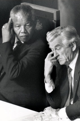 Nelson Mandela with the Prime Minister, Bob Hawke in 1990.