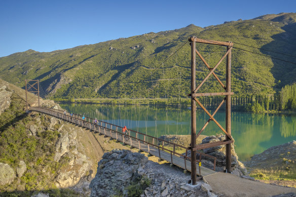 Lake Dunstan Trail is part of a grand scheme to connect Queenstown to Dunedin by bike path.