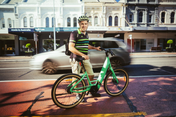 Bicycle NSW chief executive Peter McLean said bicycle lanes such as the proposed Oxford Street East cycleway improve streetscapes and boost local businesses.