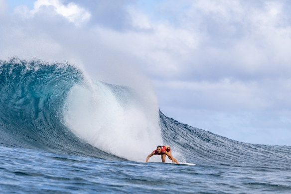 Women Surfers Can Finally Compete at Pipeline Pro