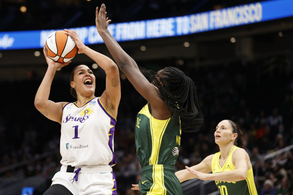 Liz Cambage takes a shot for the Los Angeles Sparks in May 2022.