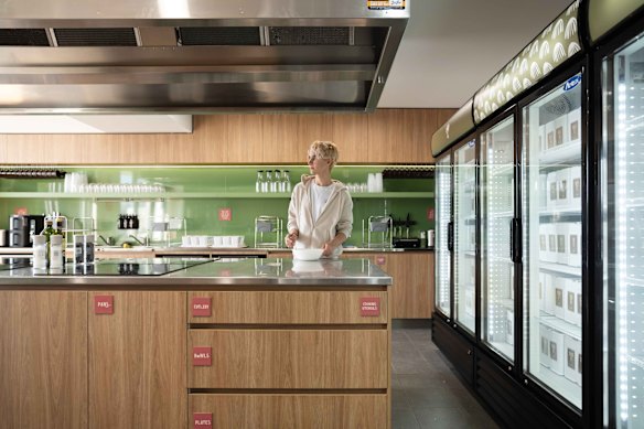 A cozinha comunitária.