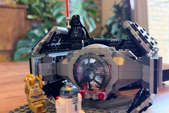 Vader’s arrival near a smart tag generally comes with his iconic Imperial March theme tune.