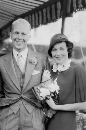 John Farrow and his famous actress wife Maureen O’Sullivan attend a wedding in 1933.