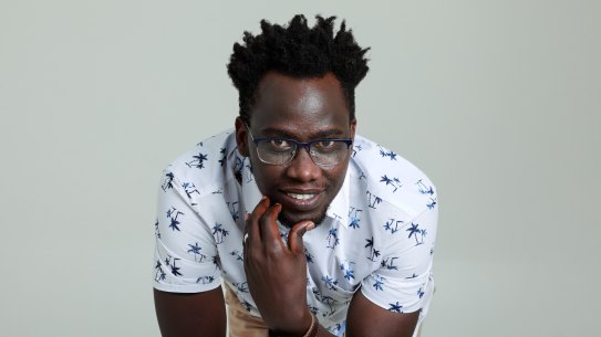 Quitline counsellor Ciza Dion says he works in a large team that helps many Australians quit smoking or vaping.