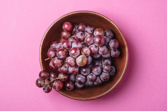 Grapes contain gut-healthy fibre.