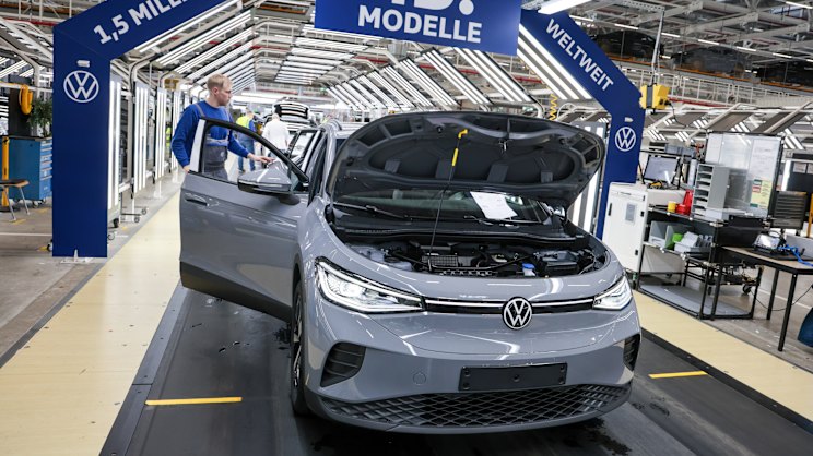 smh.com.au - Jack Ewing - Volkswagen to slash half of its models as sales fall