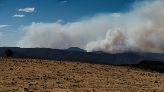 The Peaks and Green Wattle Creek fires in the Warragamba catchment, as seen from High Range on Sunday..