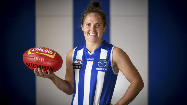 AFLW best and fairest Emma Kearney has quit the Bulldogs and  joined North Melbourne for next year's AFLW season. 