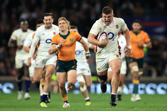 Jamie Blamire of England breaks away to score.